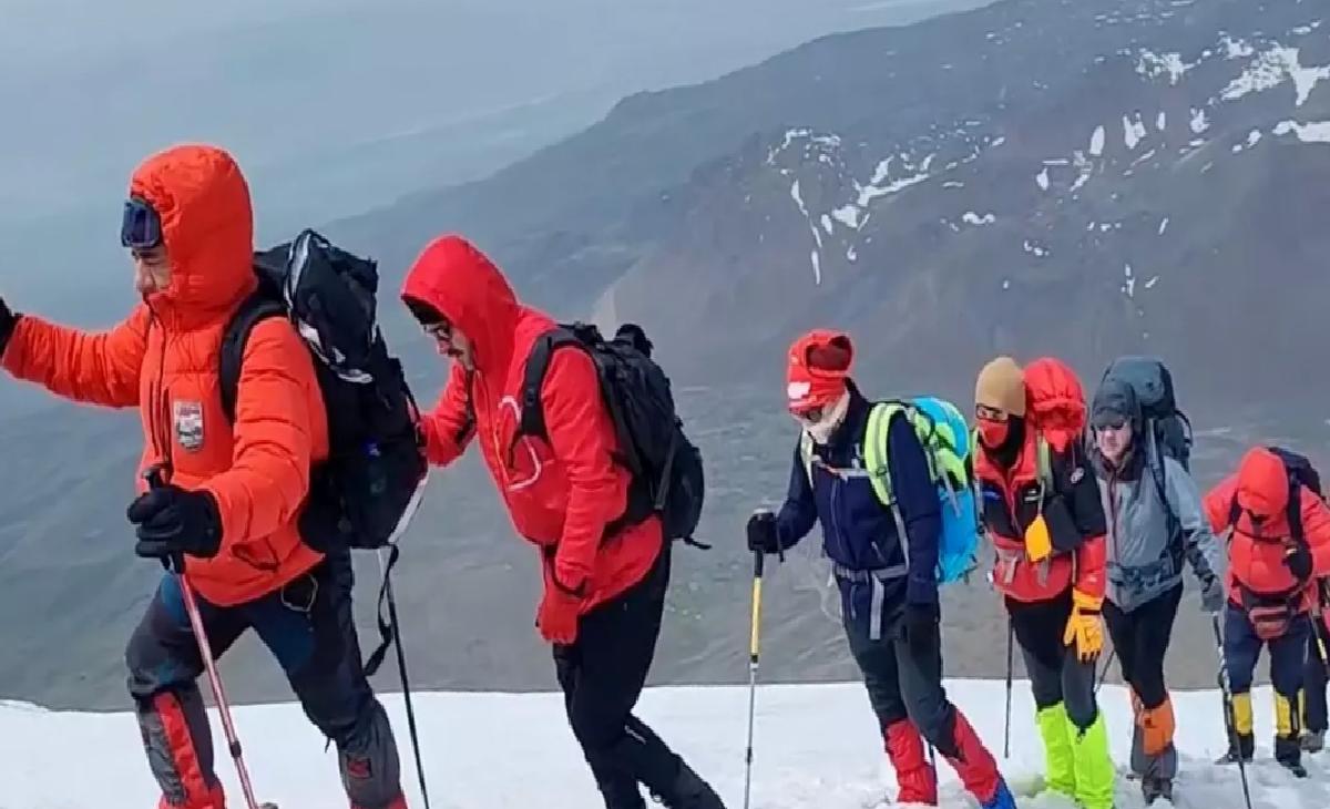 106 Dağcı 19 Mayıs’ı Küçük Ağrı’da Kutladı