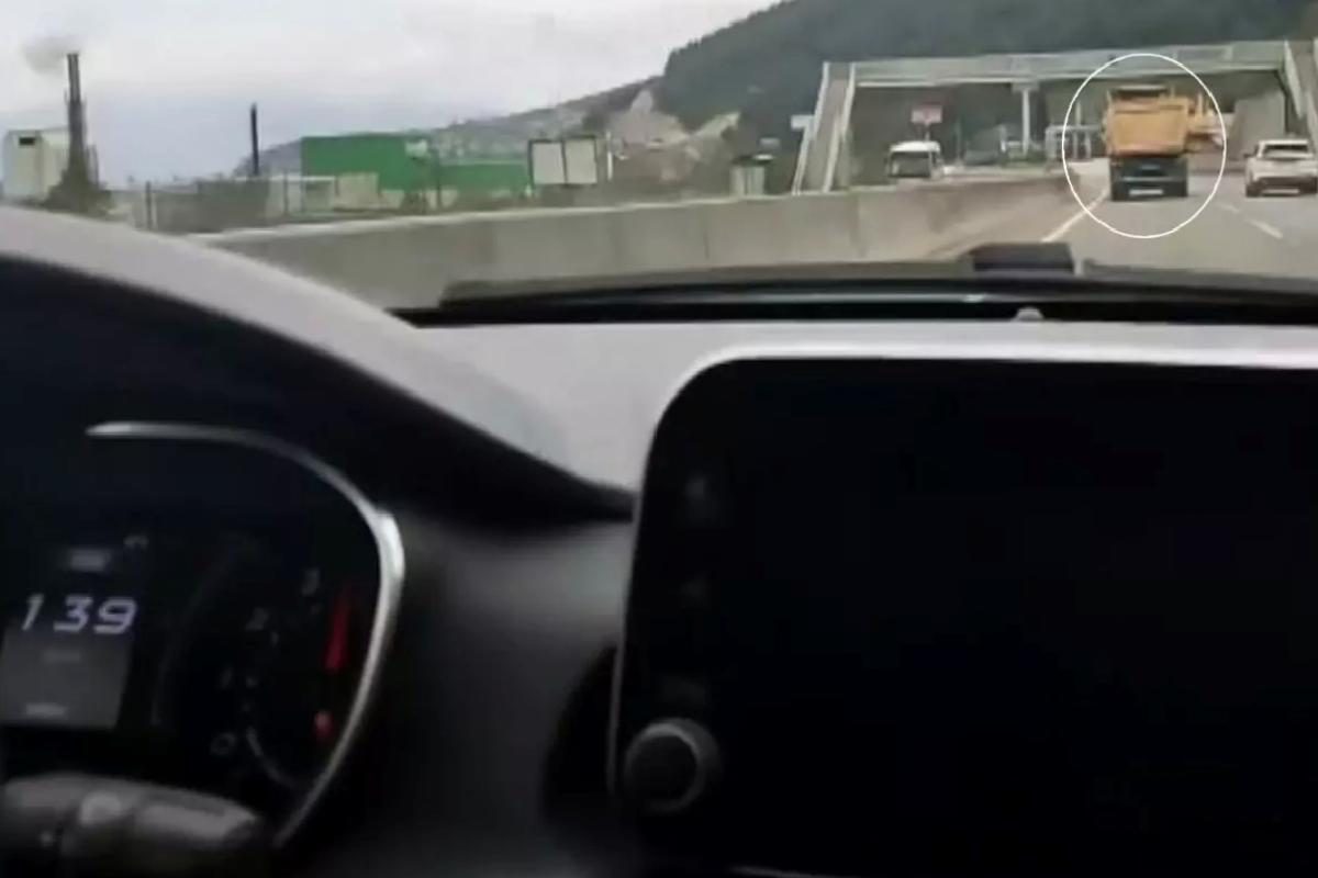 139 km/s ile giden otomobil, kamyona yetişemedi