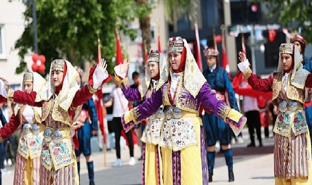 19 Mayıs Atatürk’ü Anma Gençlik ve Spor Bayramı, Narlıdere’de de resmi törenlerle kutlandı