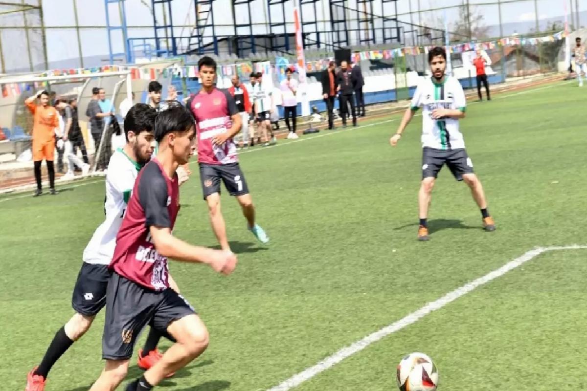 3. Uluslararası Yeşilyurt Futbol Turnuvası Heyecanıyla Devam Ediyor