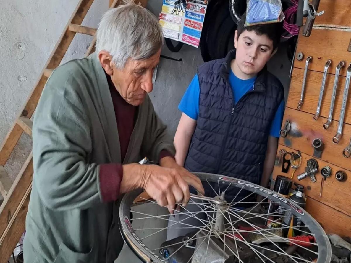 63 Yıldır Dede Mesleği: Bisiklet Tamirciliği