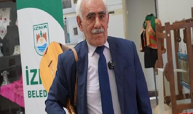 65 yıldır sazı ve kalemi elinde