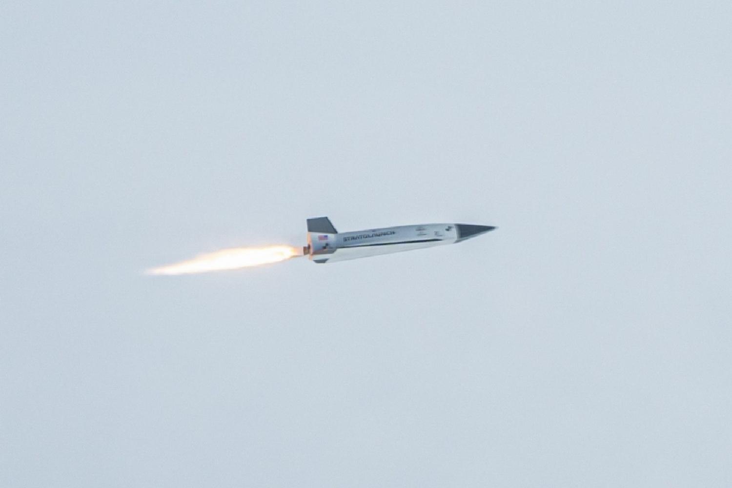ABD’nin Mach 5 hıza ulaşan Talon-A aracı, dünyanın en büyük uçağından fırlatıldı