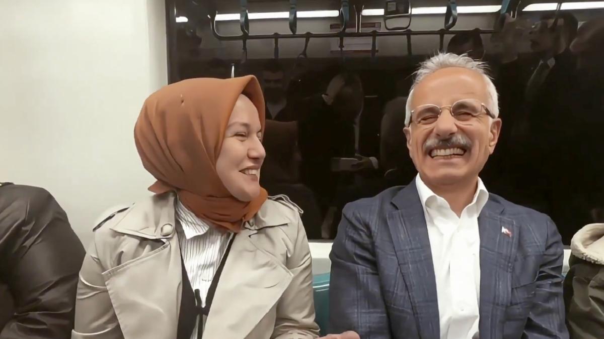 Abdulkadir Uraloğlu, Marmaray’da vatandaşlarla sohbet etti