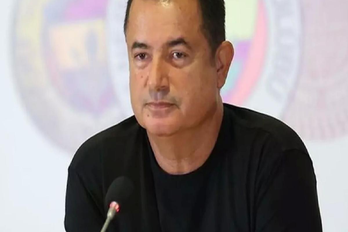 Acun Ilıcalı’dan gece yarısında paylaşım: Teknik direktör değişimi…