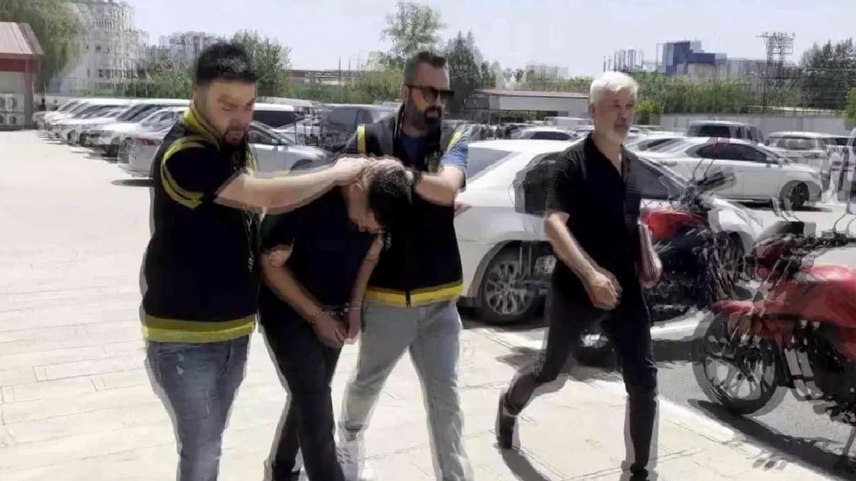 Adana’da Mezarlıkta Hırsızlık Kovalaması