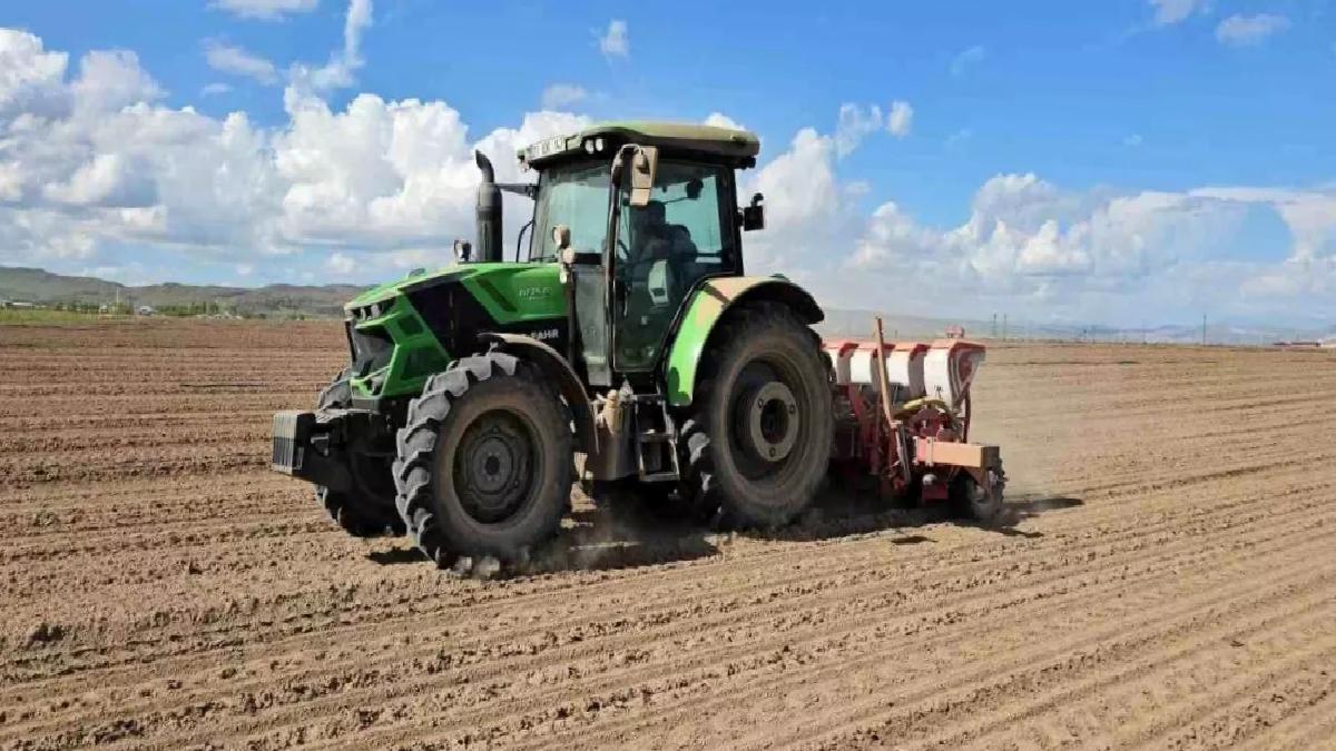 Adilcevaz’da Şeker Pancarının Ekimine Başlandı