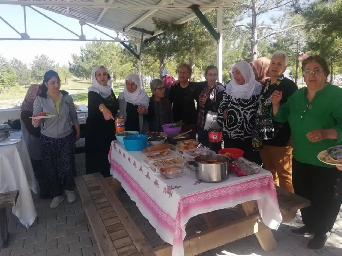 Ağın Kadınları Hıdırellez’i Kutladı