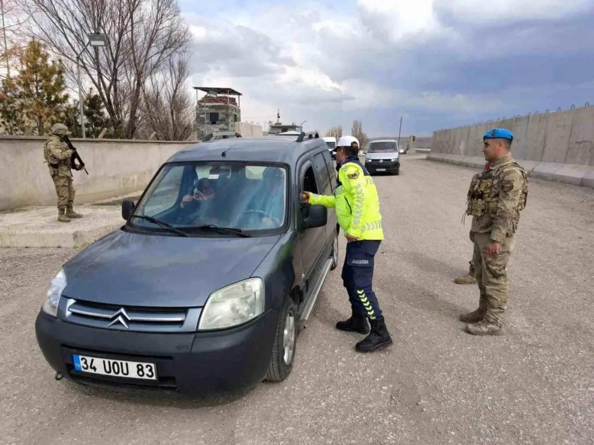 Ağrı’da Trafik Denetimi: 19 Sürücüye Ceza