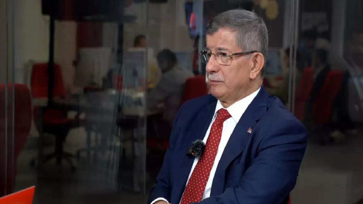 Ahmet Davutoğlu: Kişinin kimliğine bakmam bir yolsuzluk varsa karşısındayım