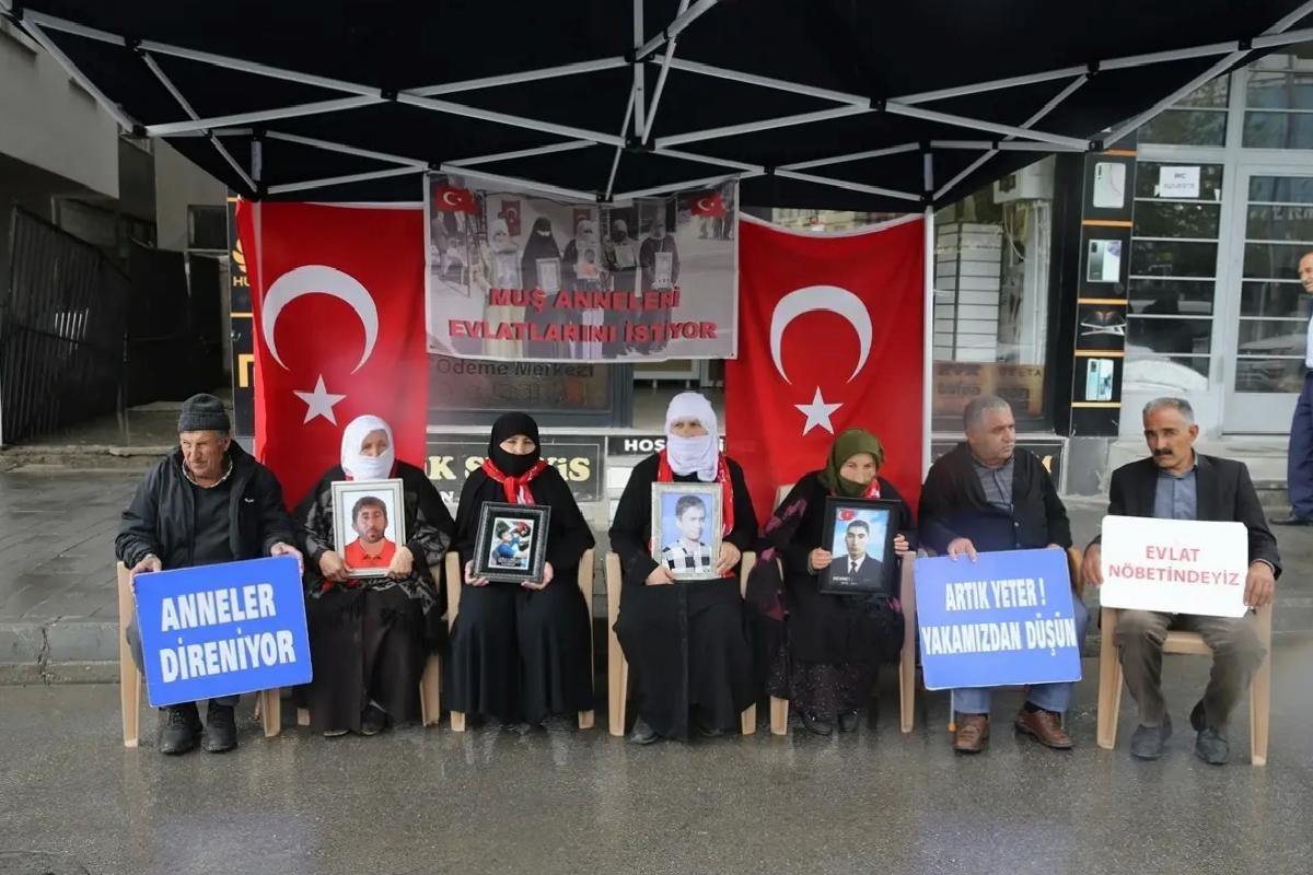 Aileler, PKK’nın Silah Bırakma Kararını Sevinçle Karşıladı