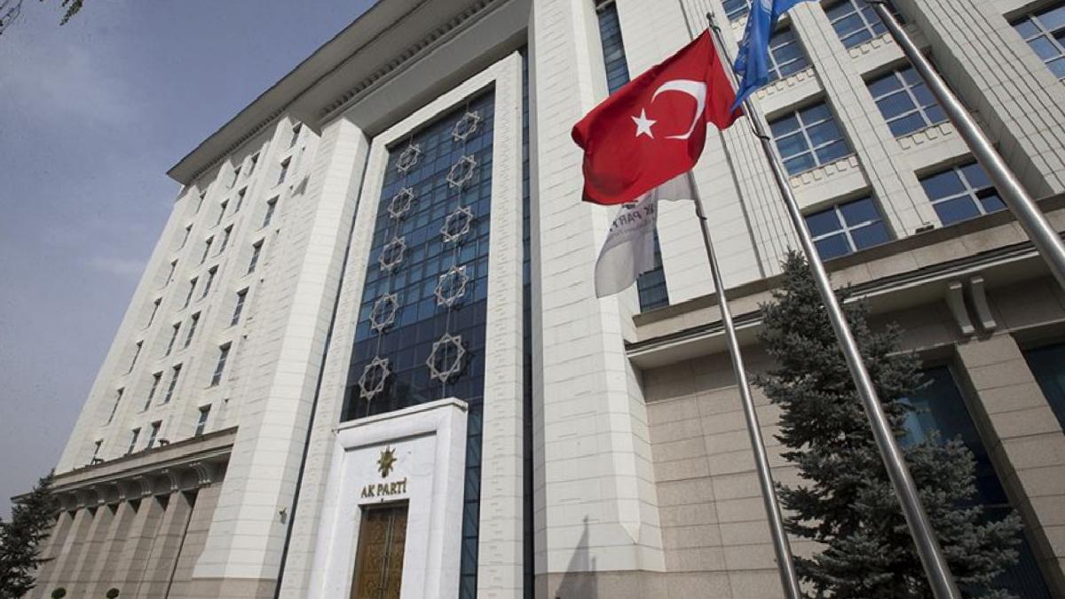 AK Parti masasındaki son anket sonuçlarını açıkladı