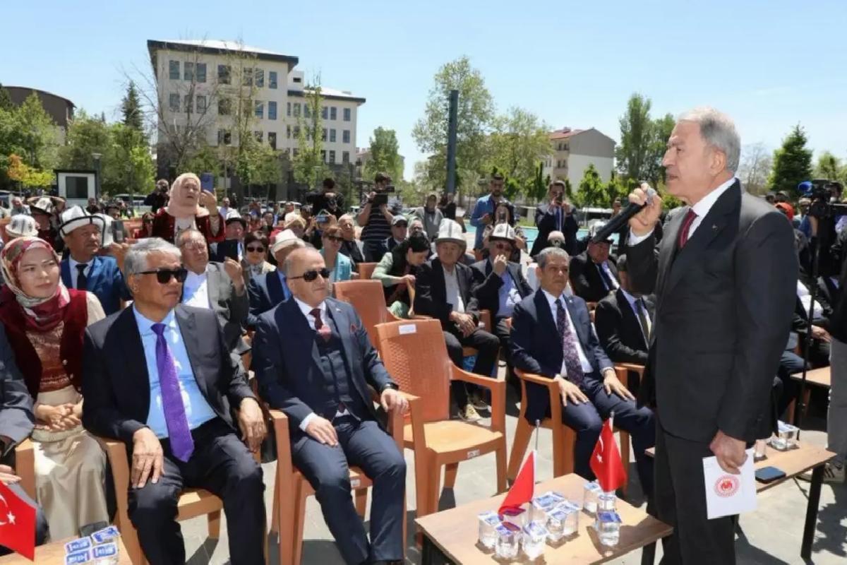 Akar, Manas Destanı Programında Konuştu