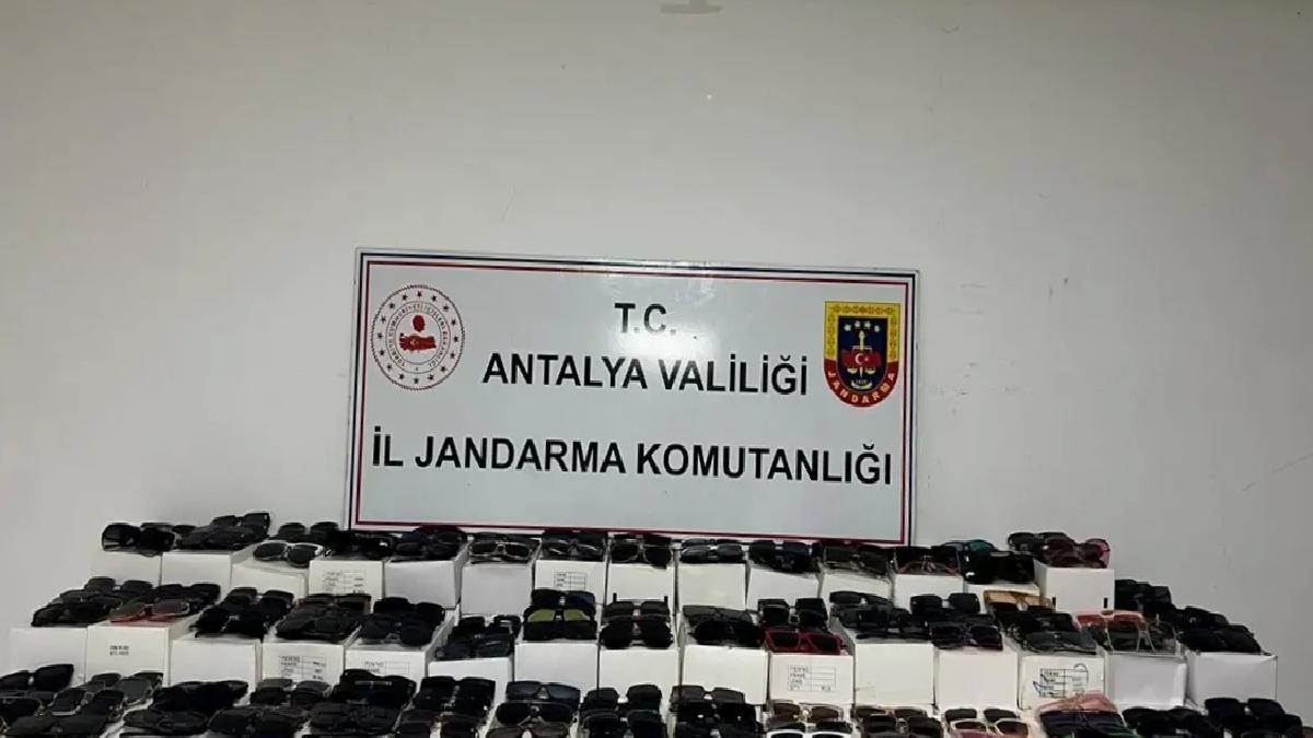 Aksu’da 1500 Kaçak Güneş Gözlüğü Ele Geçirildi