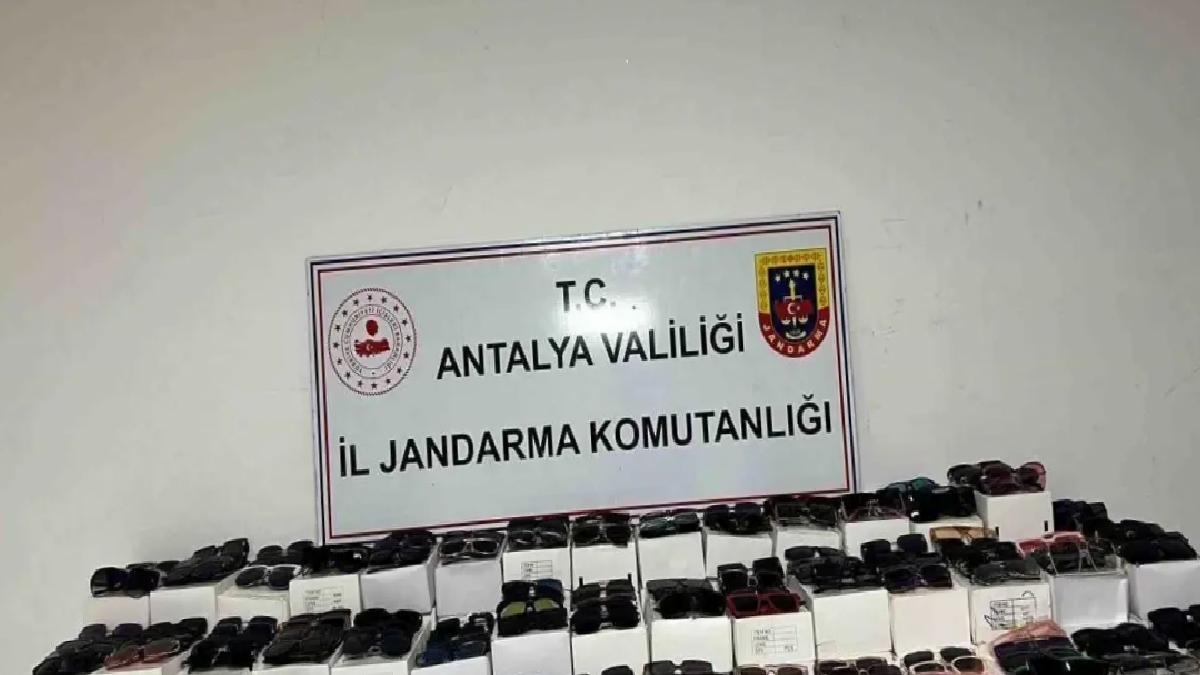 Aksu’da Kaçak Güneş Gözlüğü Operasyonu