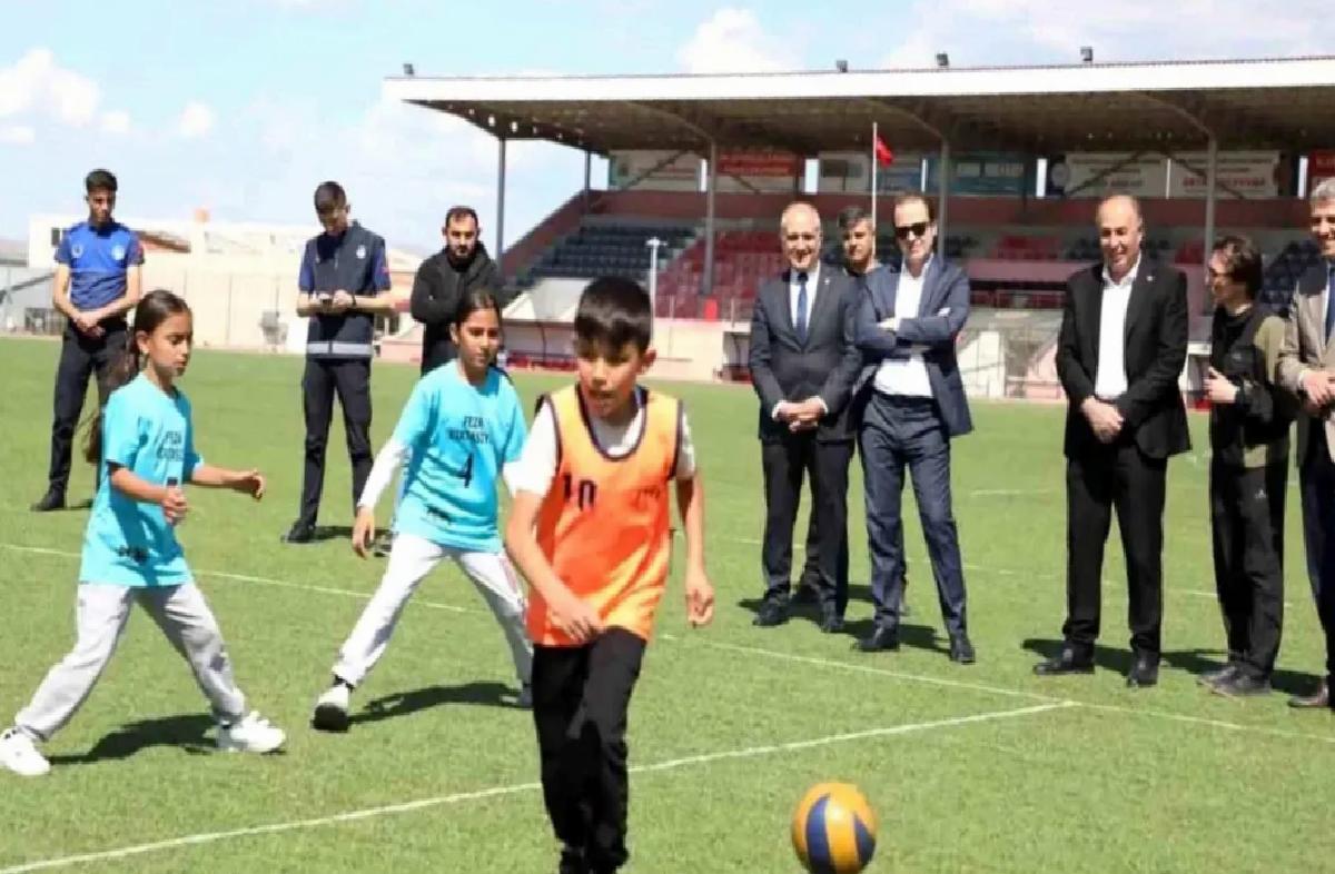 Alaca’da Geleneksel Çocuk Oyunları Şenliği Başladı