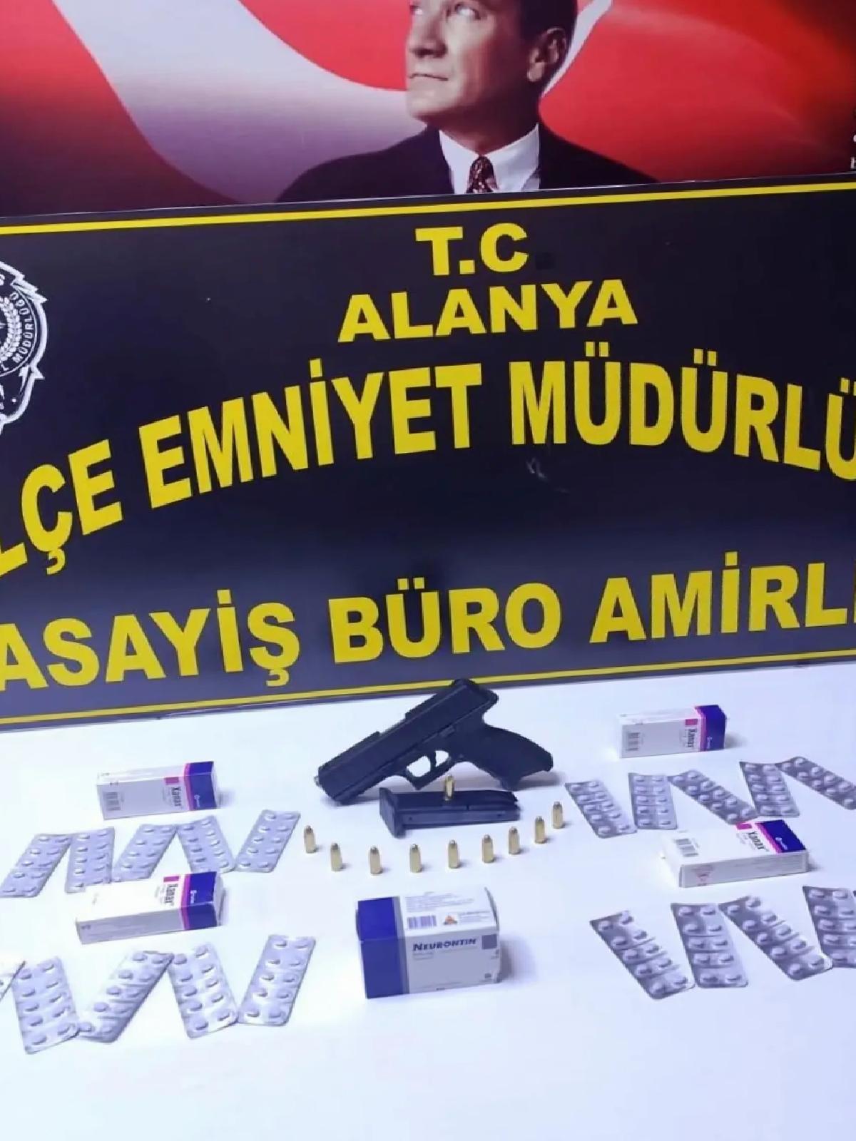 Alanya’da Ruhsatsız Tabanca ve Uyuşturucu Ele Geçirildi