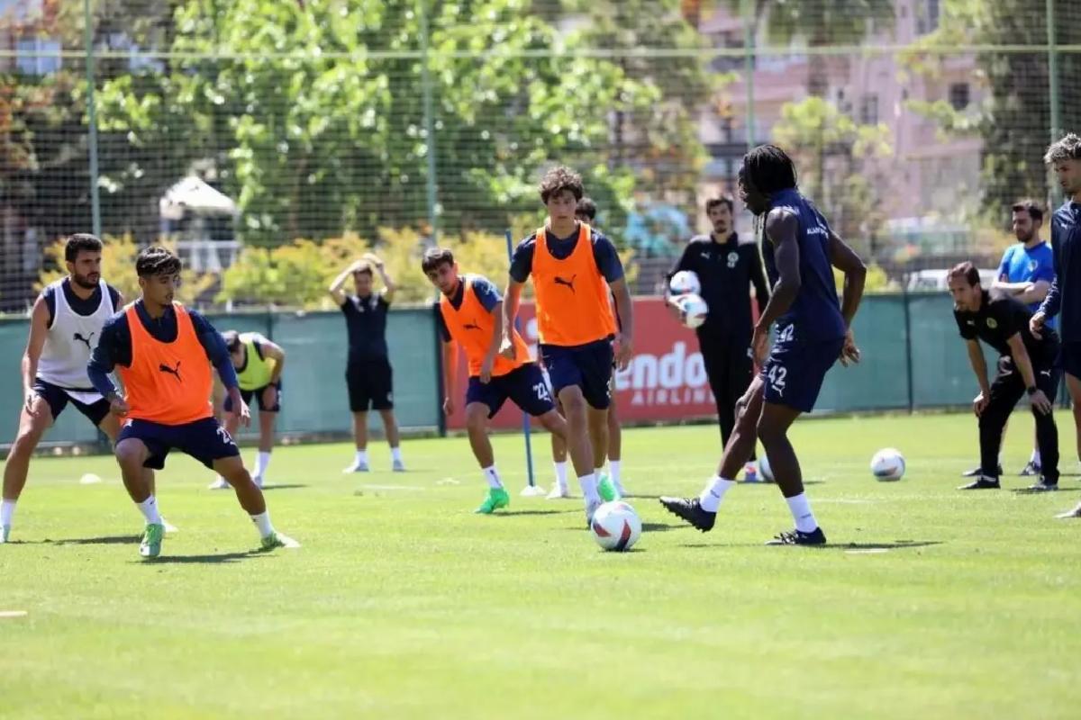Alanyaspor Gaziantep Maçı İçin Hazırlıklara Başladı