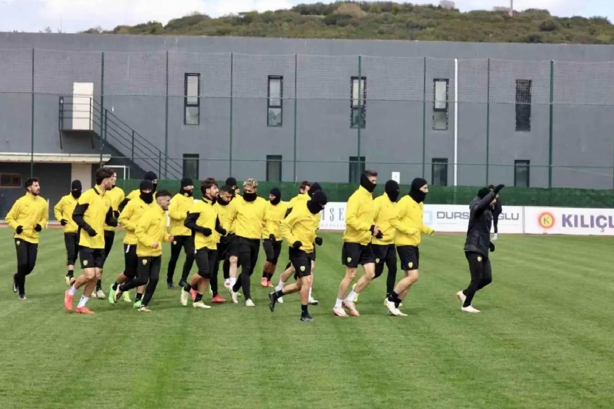 Aliağa FK, 6 Oyuncu ile Ayrıldı