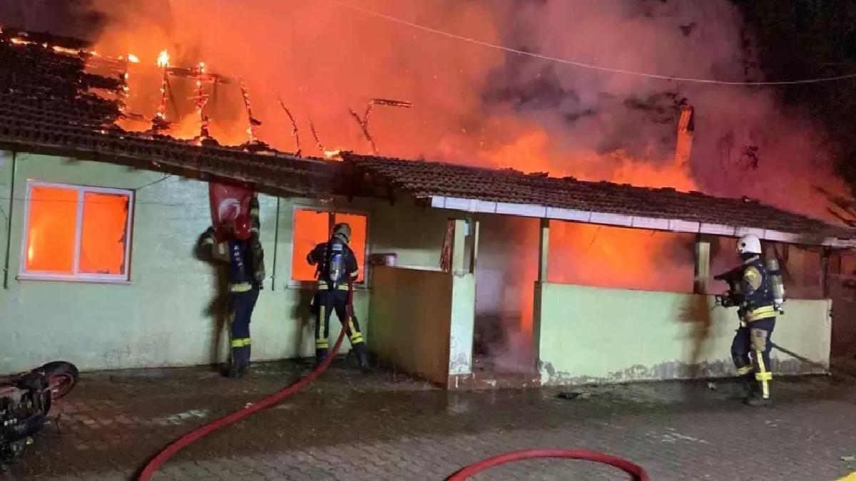 Alkollü Oğul, Annesinin Evinin Yangınını Çıkardı