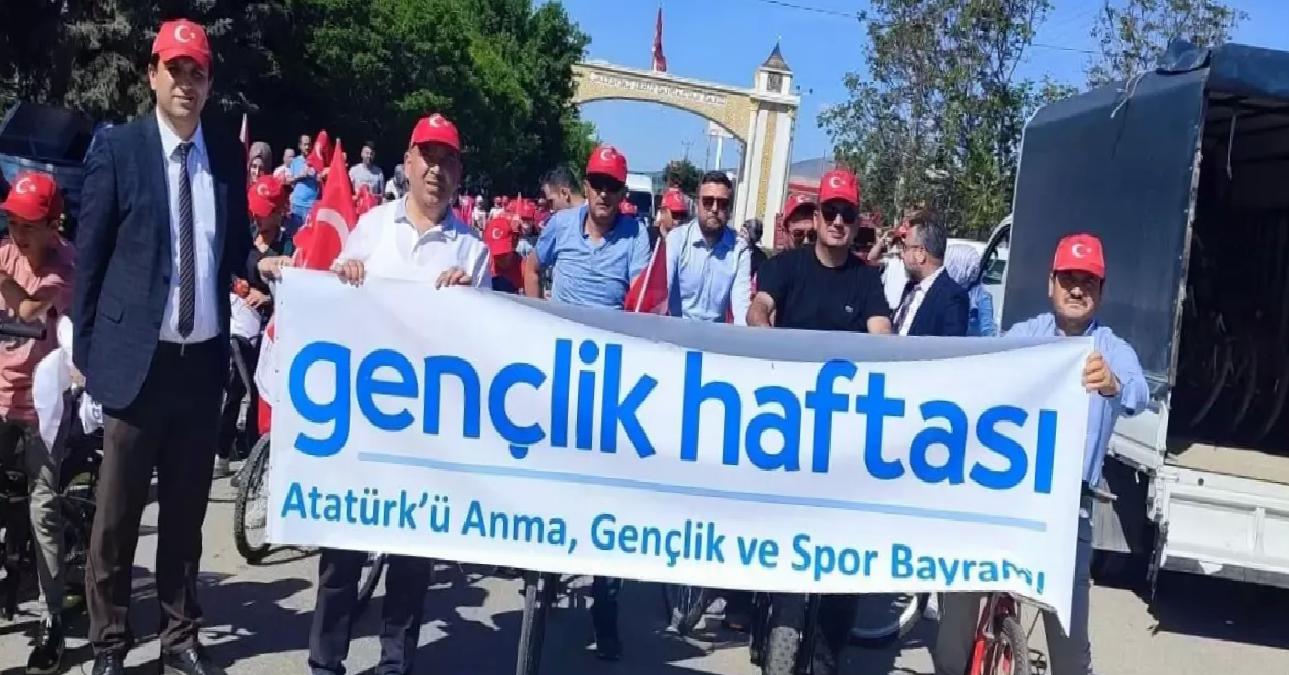 Altıntaş’ta Gençlik Haftası Bisiklet Turu