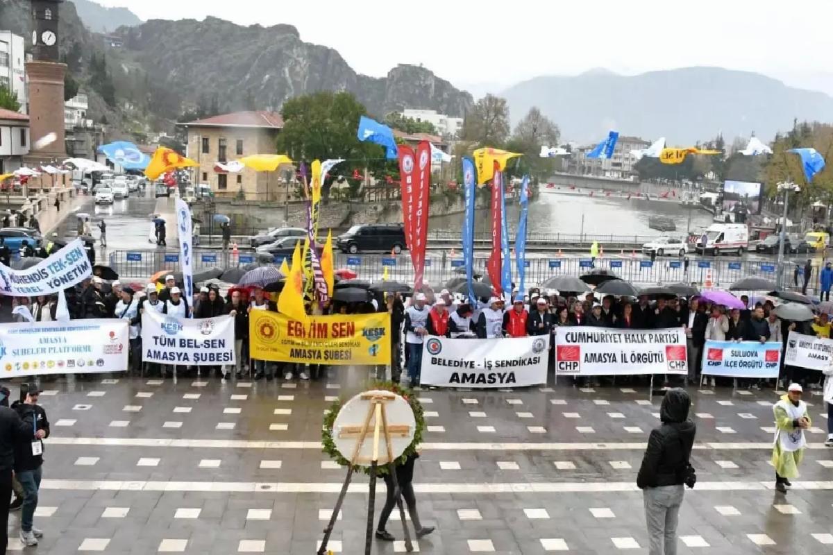 Amasya’da Yağmur Altında 1 Mayıs Kutlaması