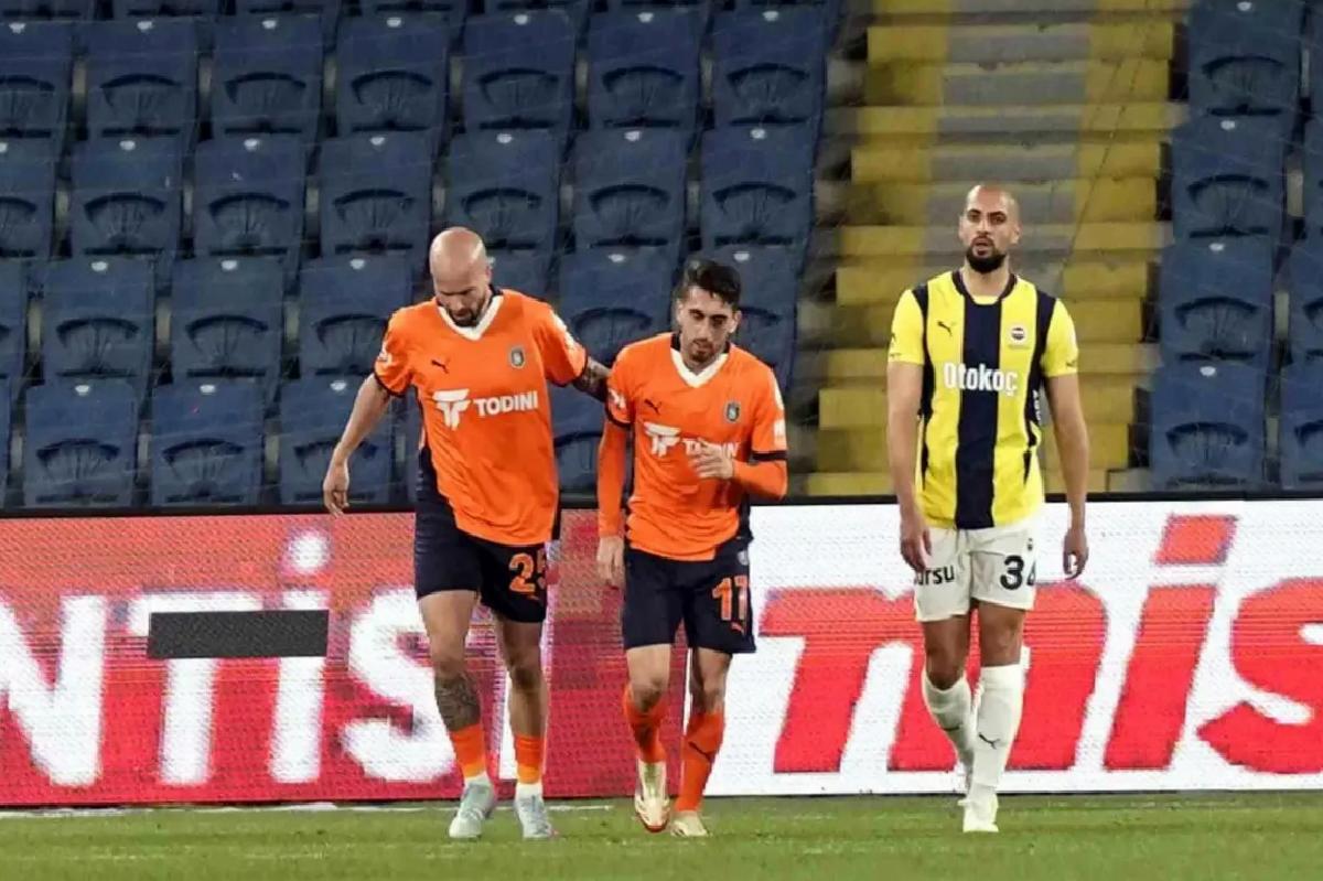Amrabat Cezalı Duruma Düştü