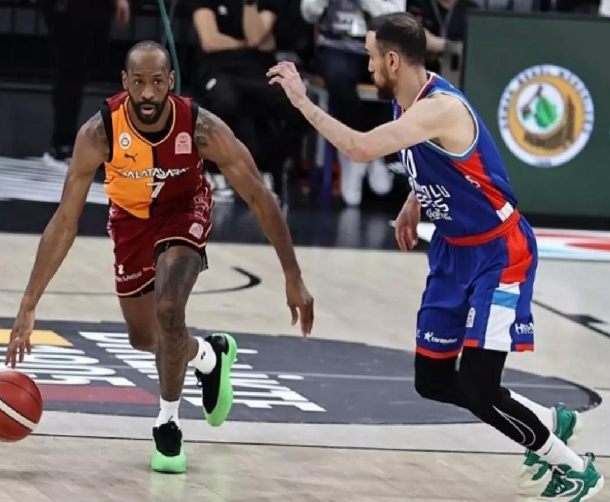 Anadolu Efes, Galatasaray’ı Farkla Geçti