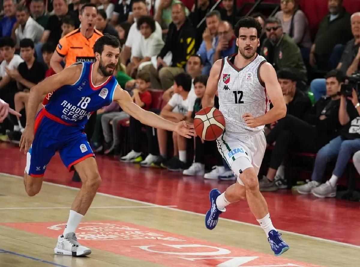 Anadolu Efes, Karşıyaka’yı Geçti