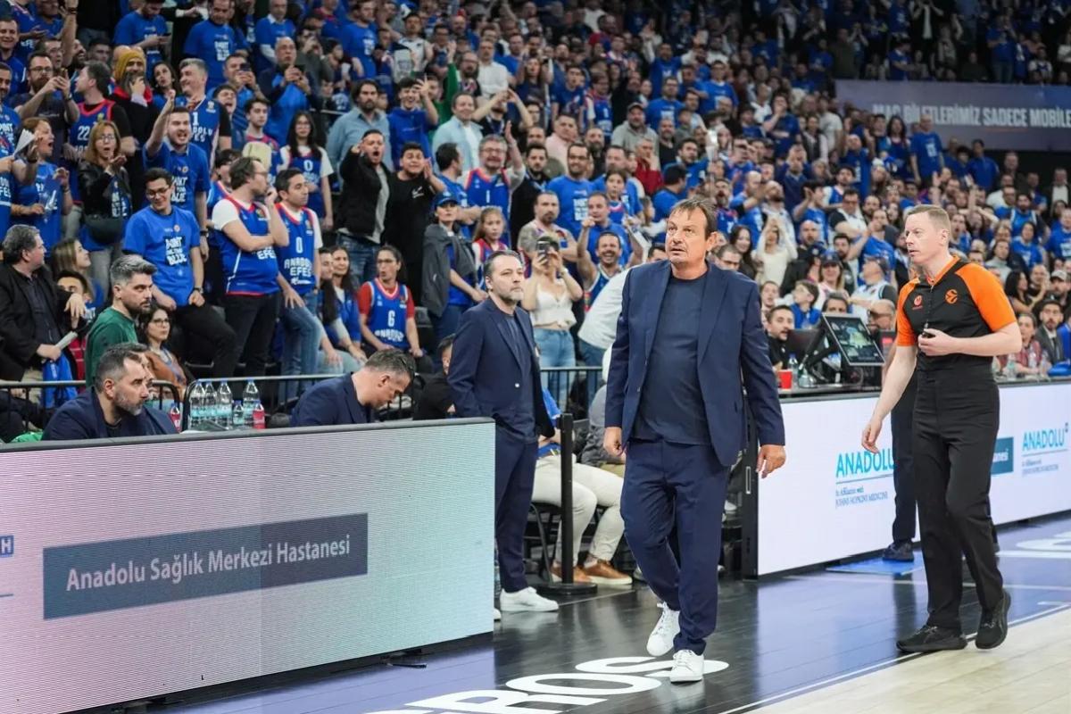 Anadolu Efes, Panathinaikos’u 85-82 yendi