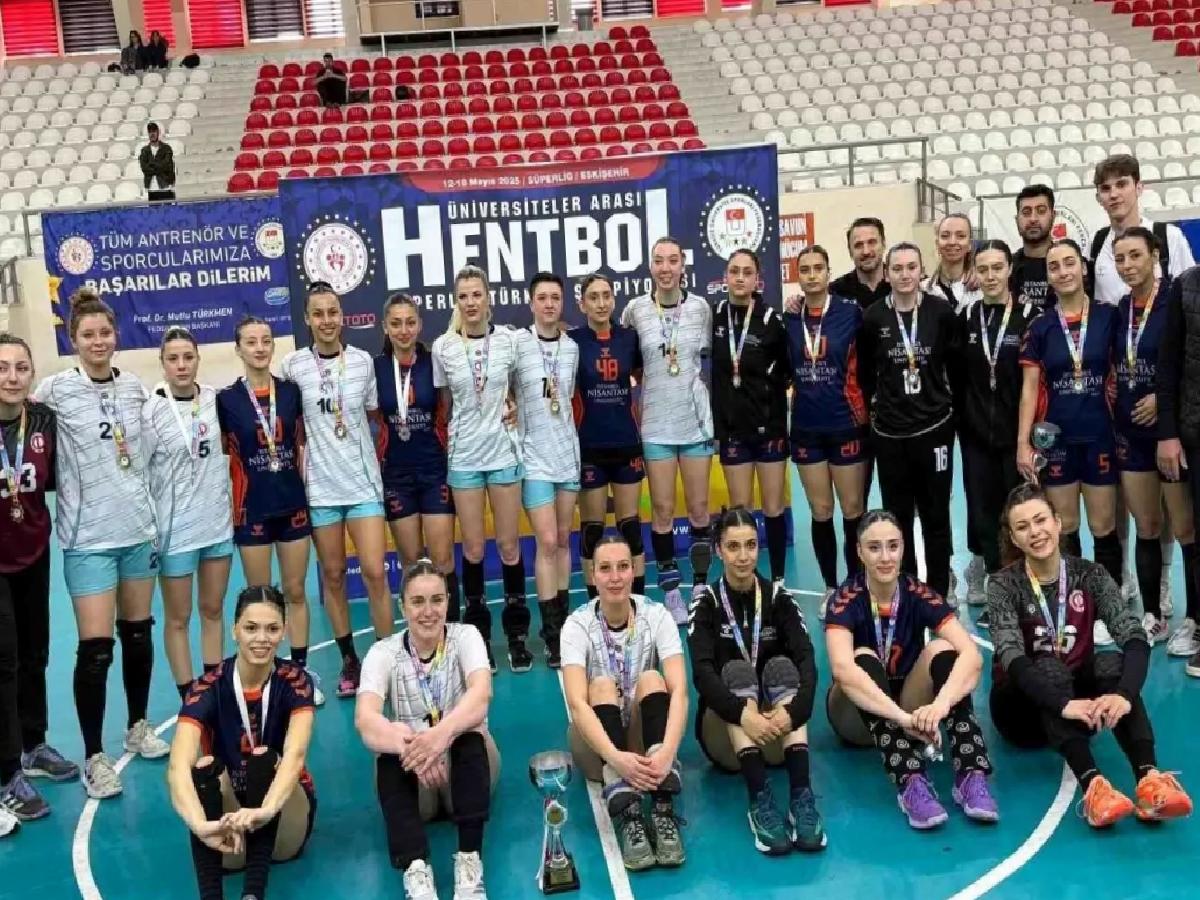 Anadolu Üniversitesi Hentbol Takımı 4. Şampiyonluğunu Kazandı
