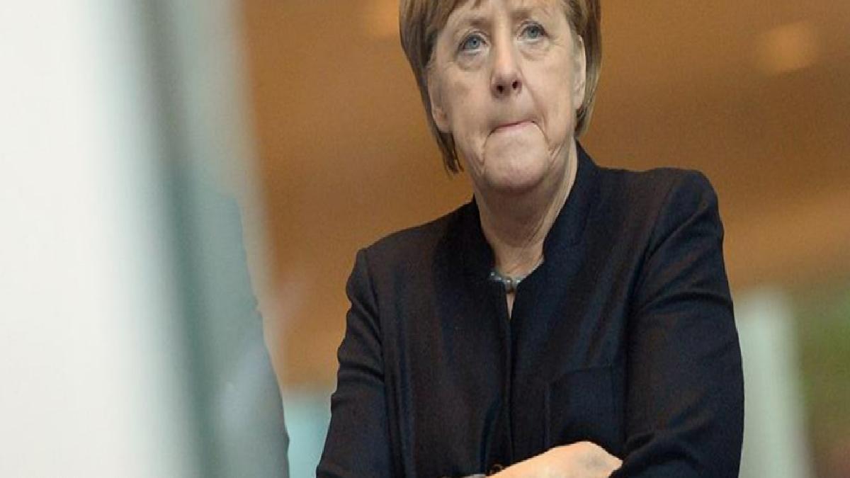 Angela Merkel’den yeni hükümetin göç politikasına eleştiri