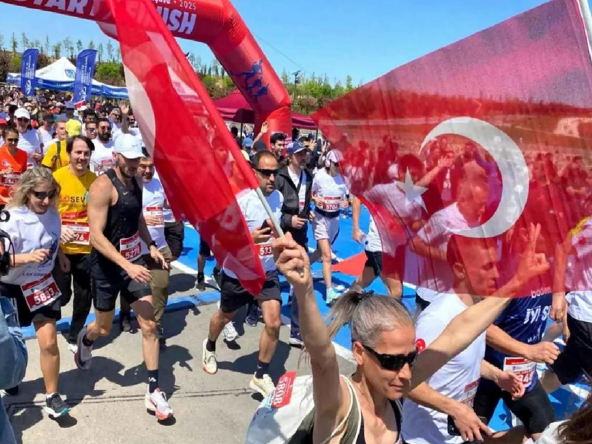 Ankara’da 19 Mayıs Yarı Maratonu ve Halk Koşusu coşkuyla kutlandı