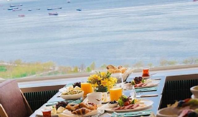 Anneler Günü’nde Marmara Denizi Manzarasında Brunch Keyfi: Sky167’de Annenize Lezzetle Taçlanan Bir Gün Hediye Edin!