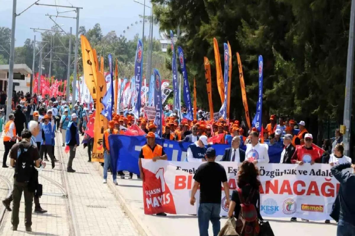 Antalya’da 1 Mayıs Coşkusu