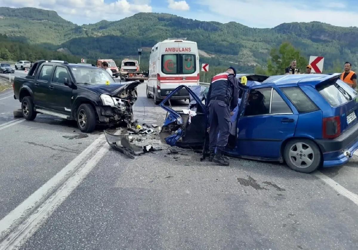 Antalya’da Trafik Kazası: 1 Ölü, 3 Yaralı