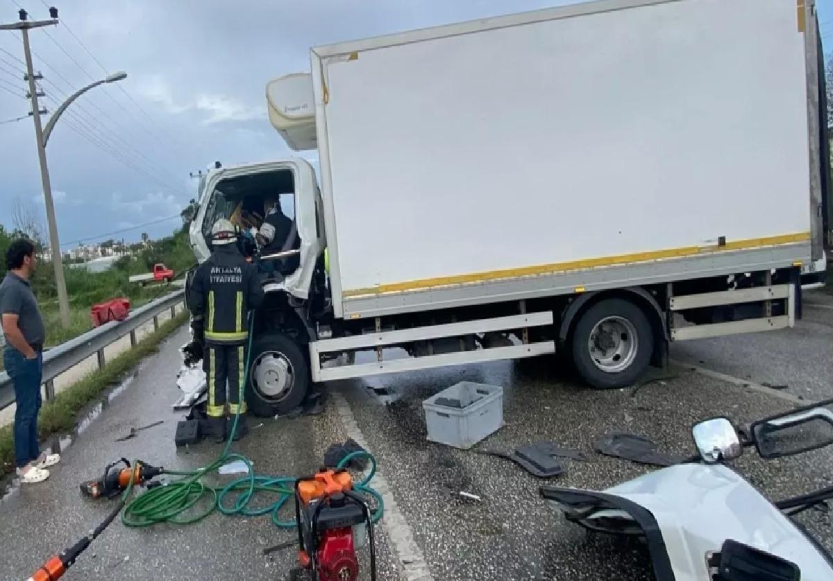 Antalya’da Zincirleme Trafik Kazası: 1 Yaralı