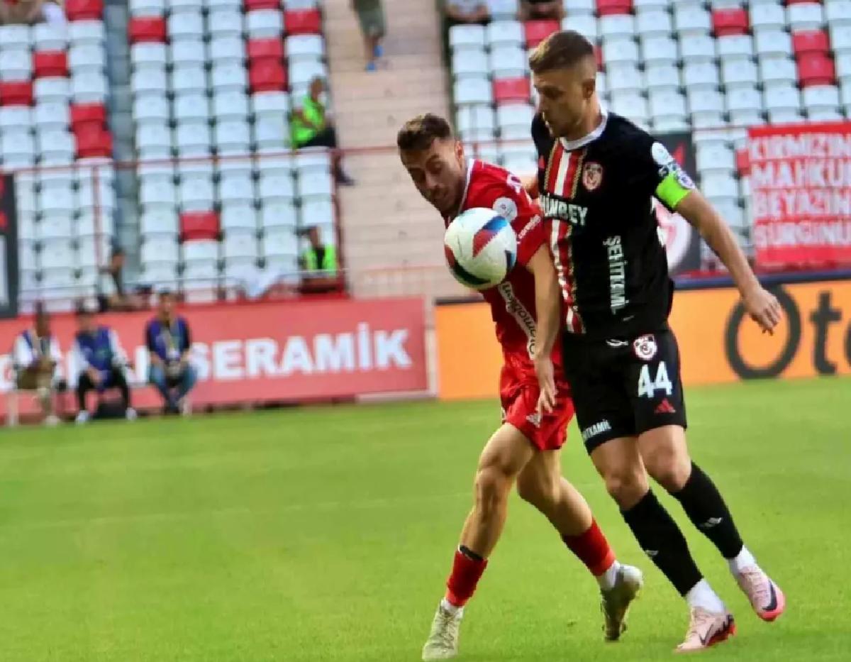 Antalyaspor ve Gaziantep FK Beraberliği Koruyor