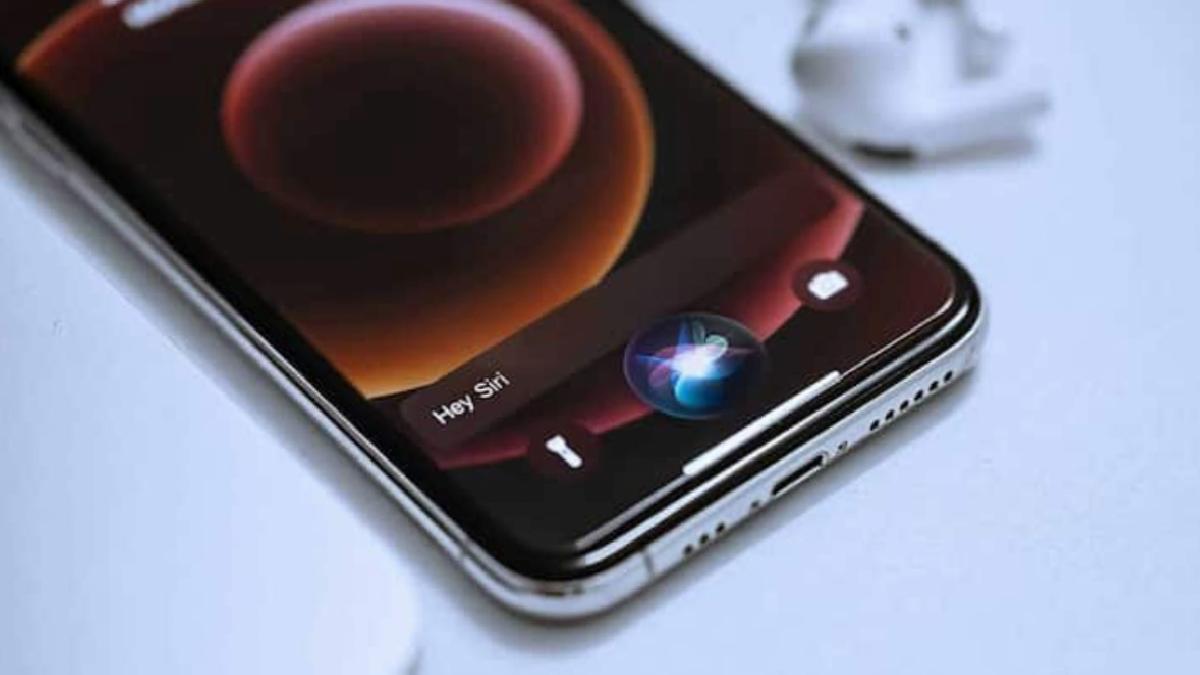 Apple, Siri’yi ChatGPT’ye rakip olacak şekilde yeniliyor