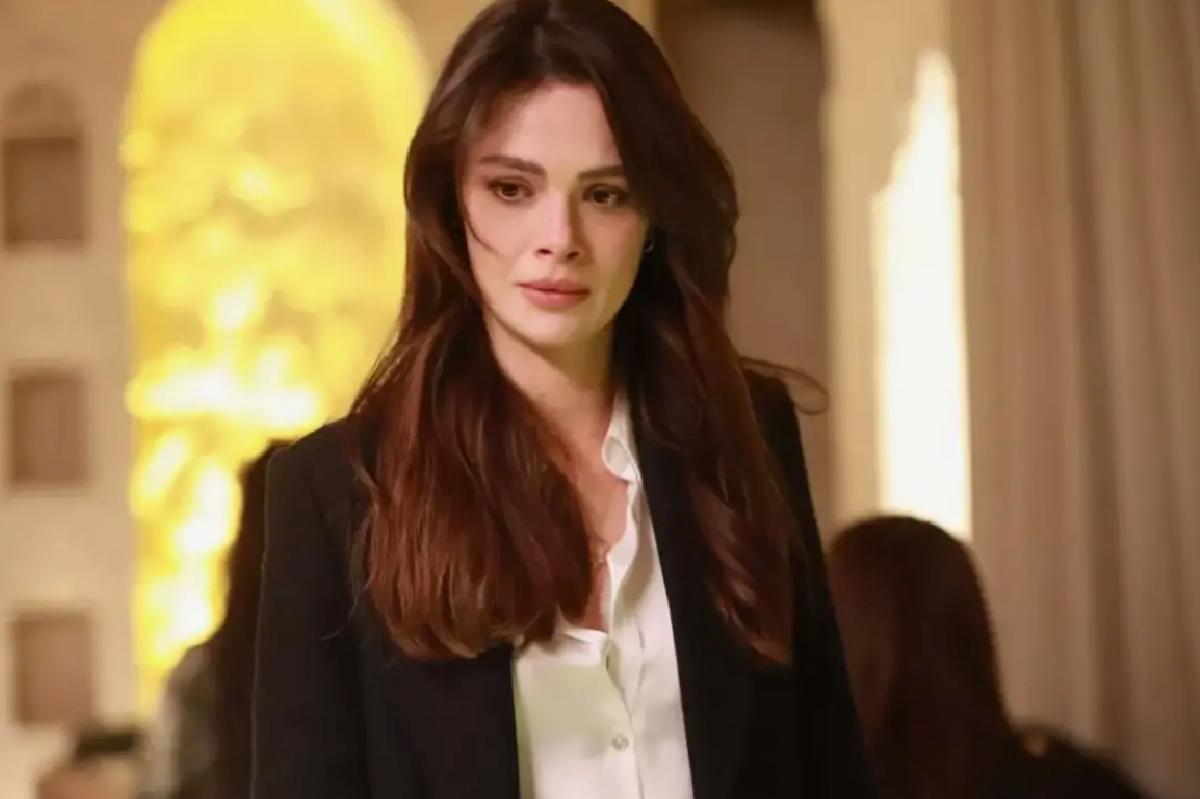 Aşk dolu kareler! İşte Uzak Şehir’in Alya’sı Sinem Ünsal’ın gerçek hayattaki sevgilisi