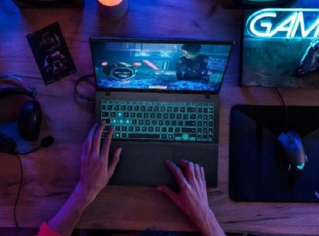 ASUS V16 hem oyunculara hem içerik üreticilerine güçlü bir alternatif sunuyor