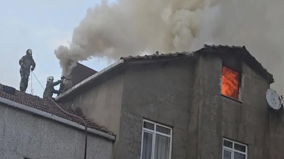 Ataşehir’de Çatı Katında Yangın