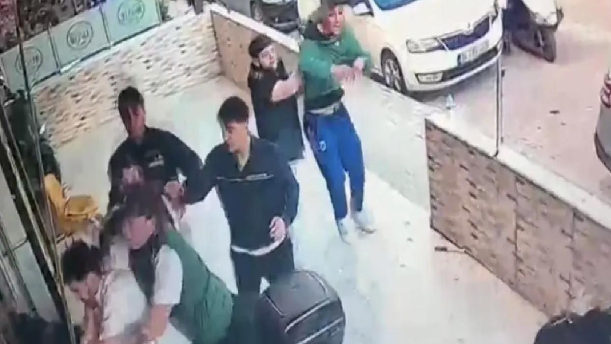 Avcılar’da Bıçaklı Kavga: 2 Yaralı