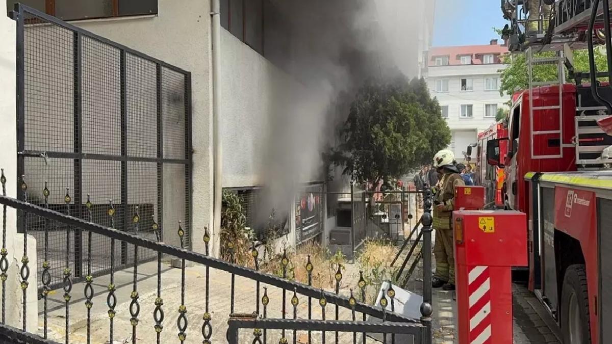 Avcılar’da Yangın Söndürüldü