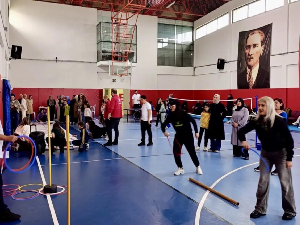 Ayancık’ta Anneler Günü etkinliği düzenlendi