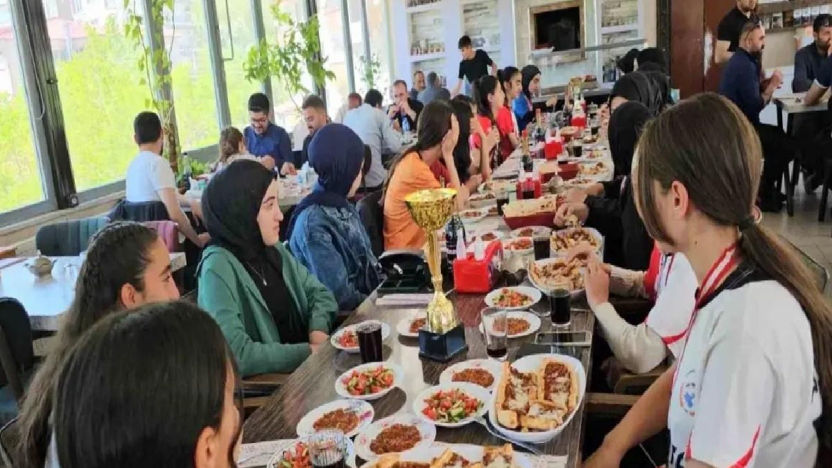 Aydınlar Okulları Kız Voleybol Turnuvasında Büyük Başarı Elde Etti