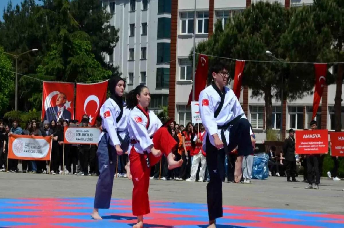 Bafra’da Coşkulu 19 Mayıs Kutlaması