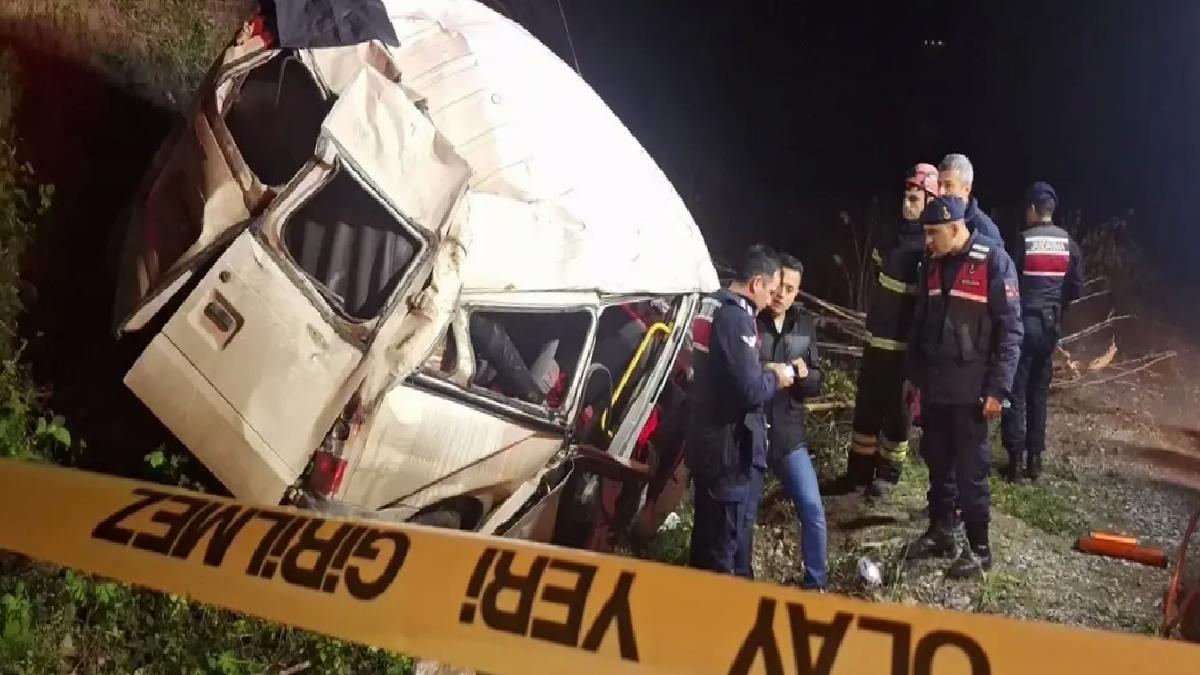 Bafra’da Minibüs Devrildi: 1 Ölü, 4 Yaralı