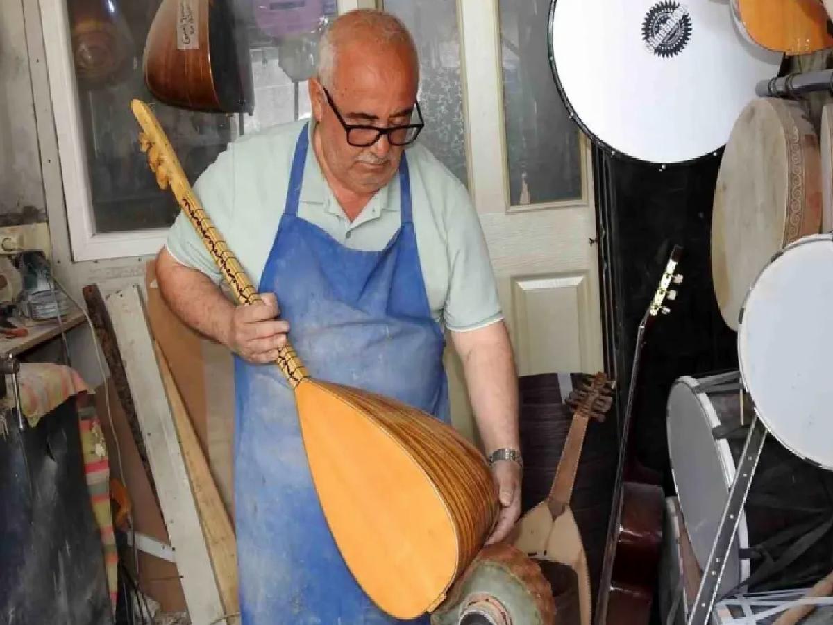 Bağlama Ustası Çalamıyor