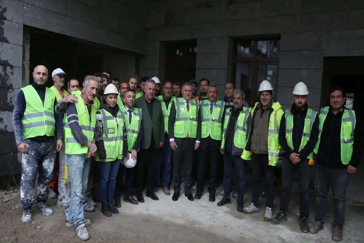 Bakan Bak Rize’de Yurt İnşaatlarını İnceledi